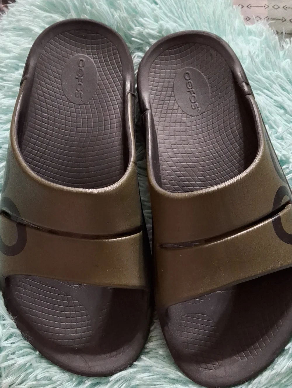 OOFOS Men's Olive Slide Sandals with Black Footbed (OF12)